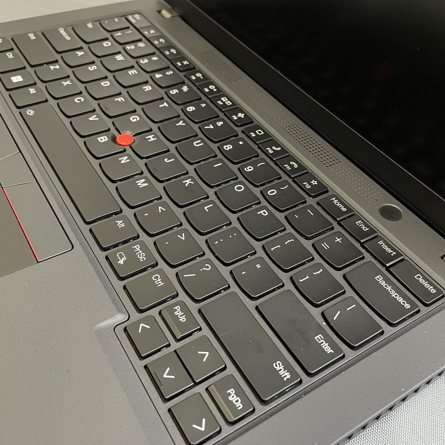 Lenovo ThinkPad T14 Gen 3 14" FHD+, Core i7-1260P, 16GB, 512GB NVMe, Win 11 Pro