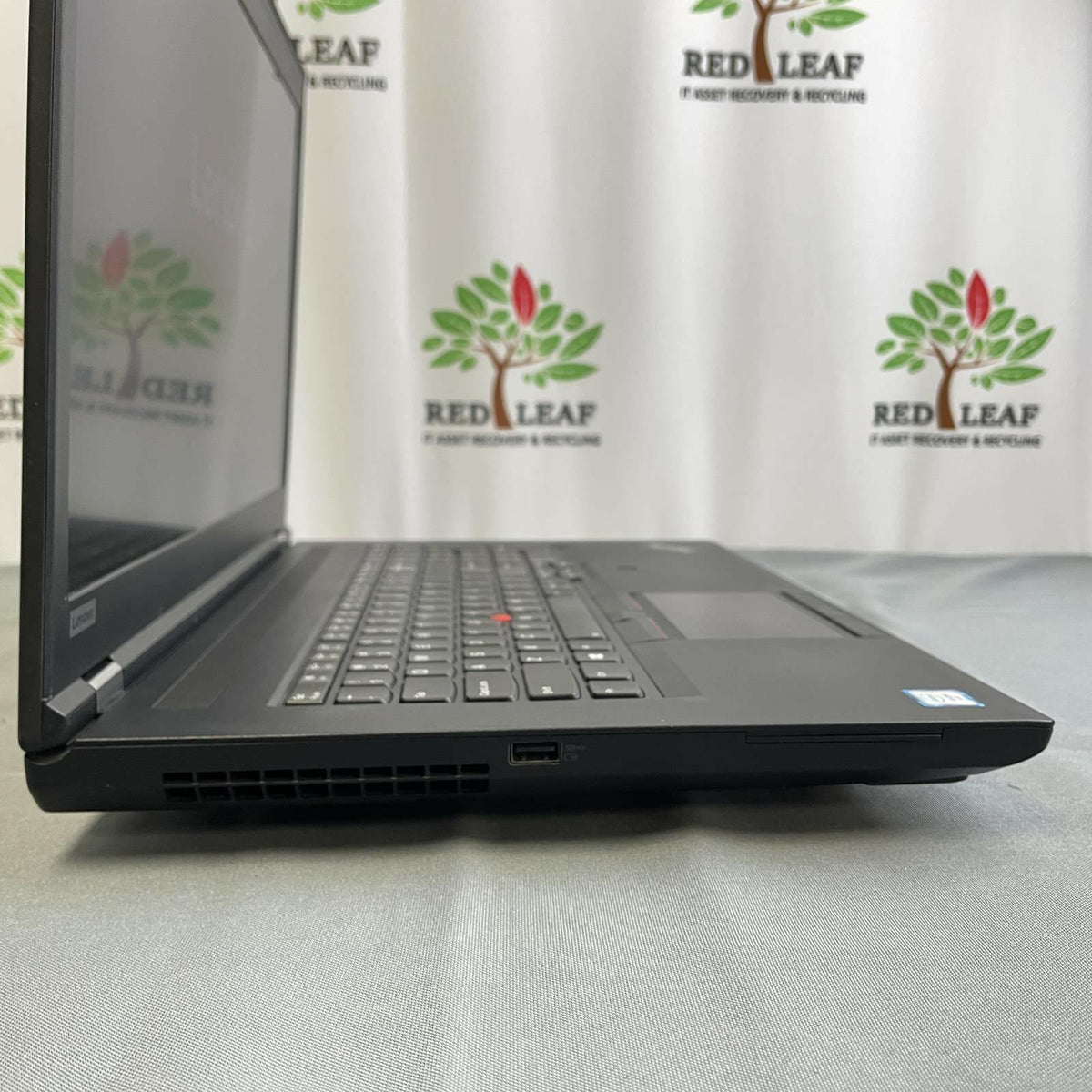 Lenovo ThinkPad P72 17.3" FHD, Xeon-E-2176M, 64GB, 512GB NVMe, P4200 | Very Good