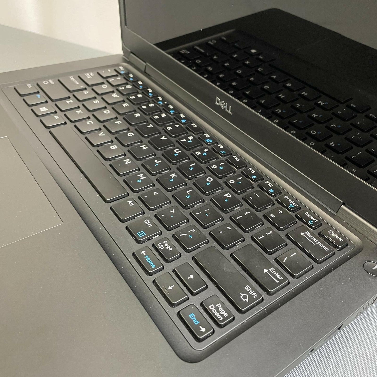 Dell Latitude 5490 14 in FHD Touchscreen, i7-8650U, 16 GB, 256GB NVMe | Grade B