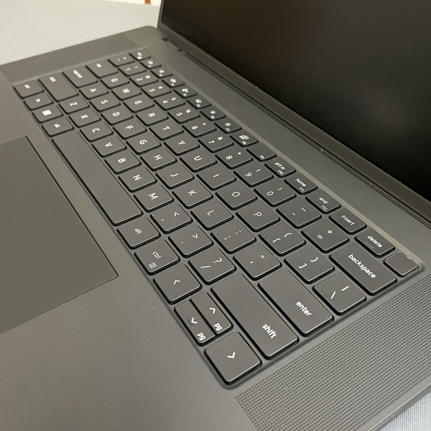 DELL Precision 5680 16 in, Core i7-13700H, 32 GB, 512GB NVMe, WIn 11 | Grade B