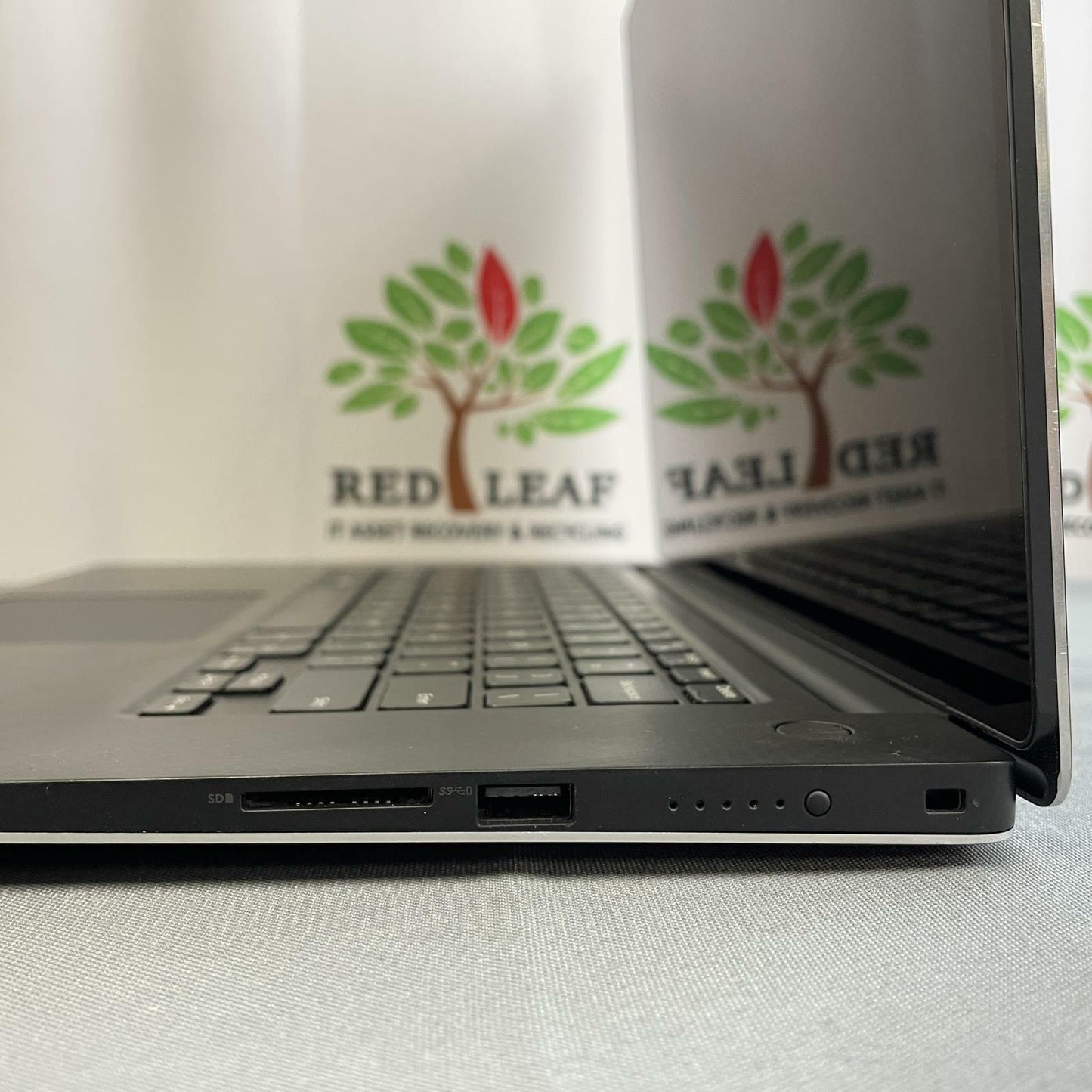 Dell Precision 5530 15.6 in 4K Touch, i9-8950HK, 16GB, 512GB NVMe | Grade B/C