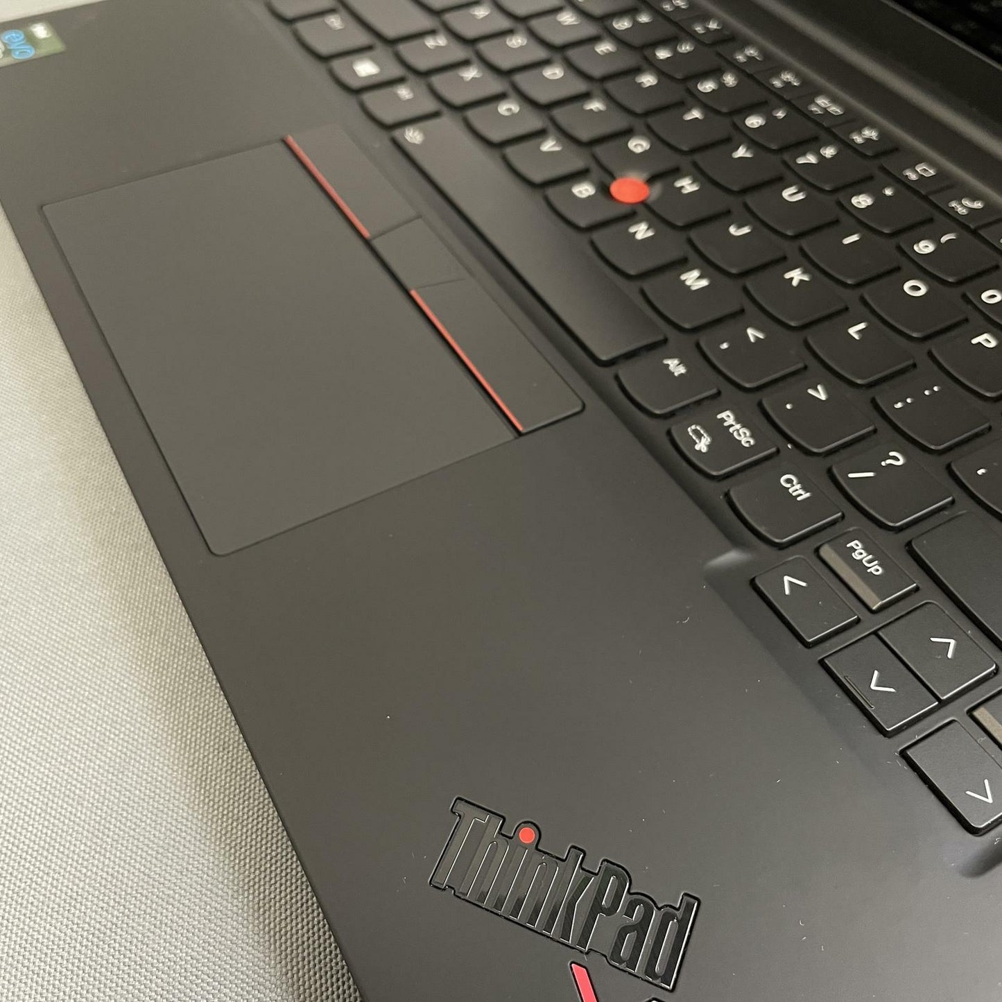 Lenovo ThinkPad X1 Carbon Gen 9 14" 4K, Core i7-1185G7, 16GB, 512GB NVMe, Win 11