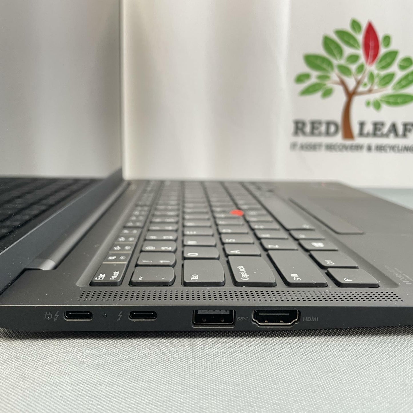 Lenovo ThinkPad X1 Carbon Gen 9 14" 4K, Core i7-1185G7, 16GB, 512GB NVMe, Win 11