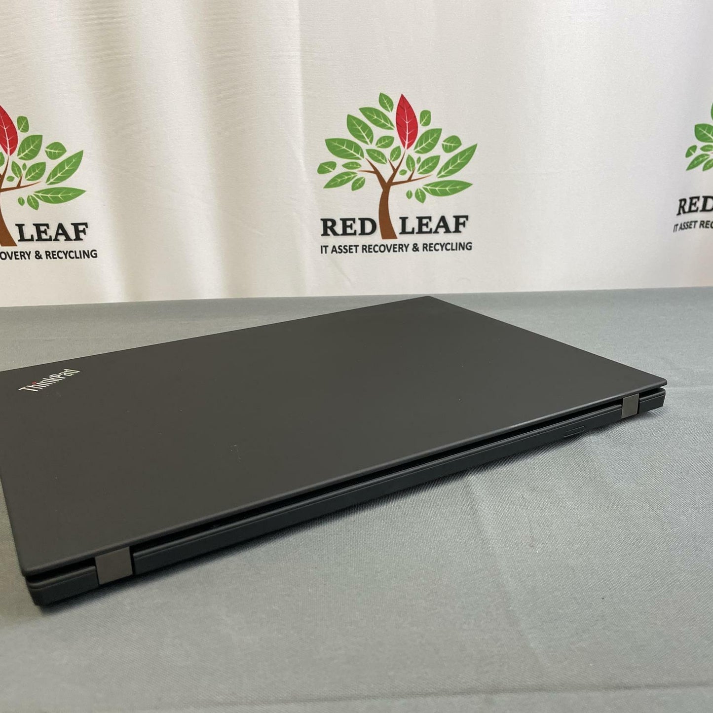 Lenovo ThinkPad T14 Gen 1 14 in 4K, Core i7-10510U, 16GB, 512GB NVMe, Win 11 Pro