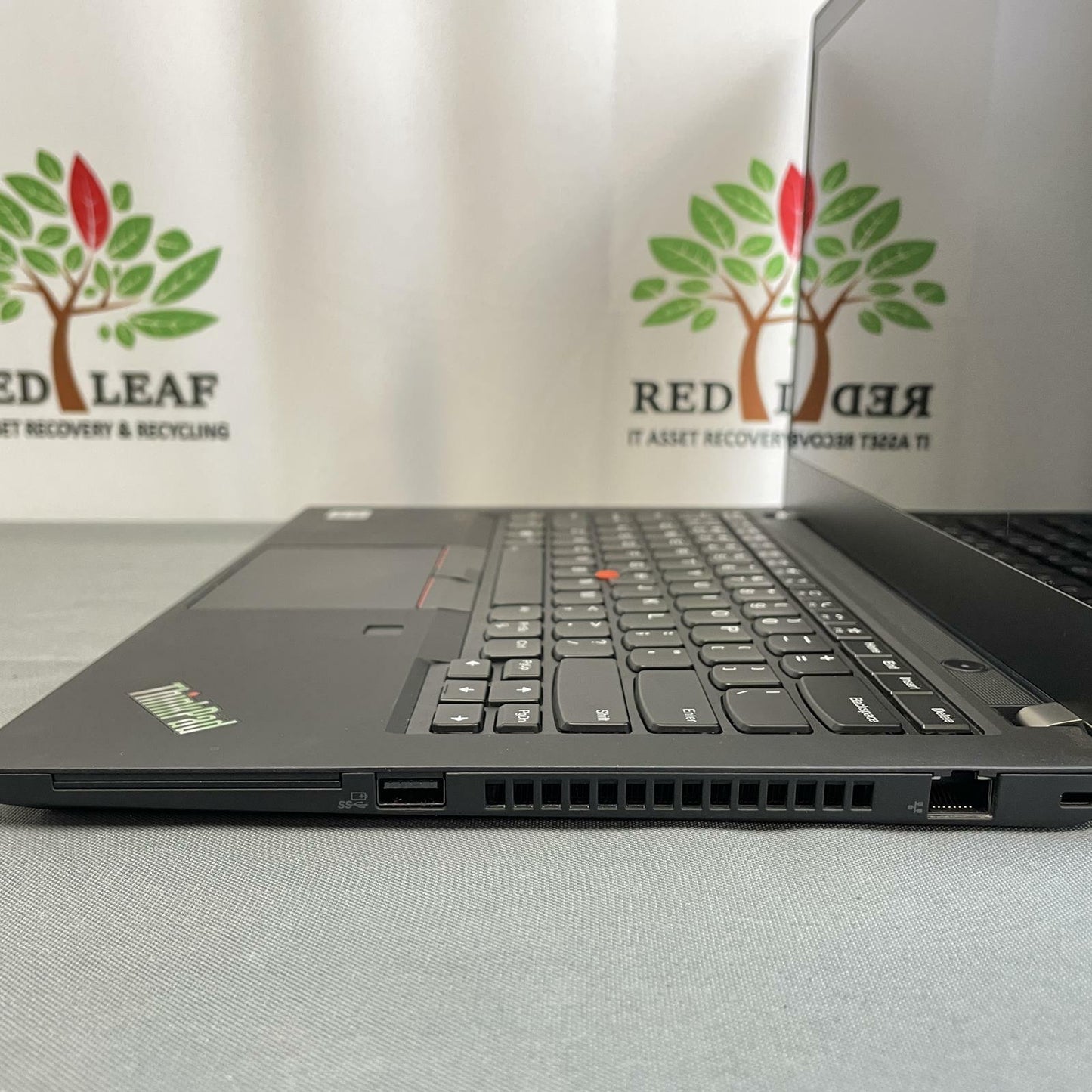 Lenovo ThinkPad T14 Gen 1 14 in 4K, Core i7-10510U, 16GB, 512GB NVMe, Win 11 Pro